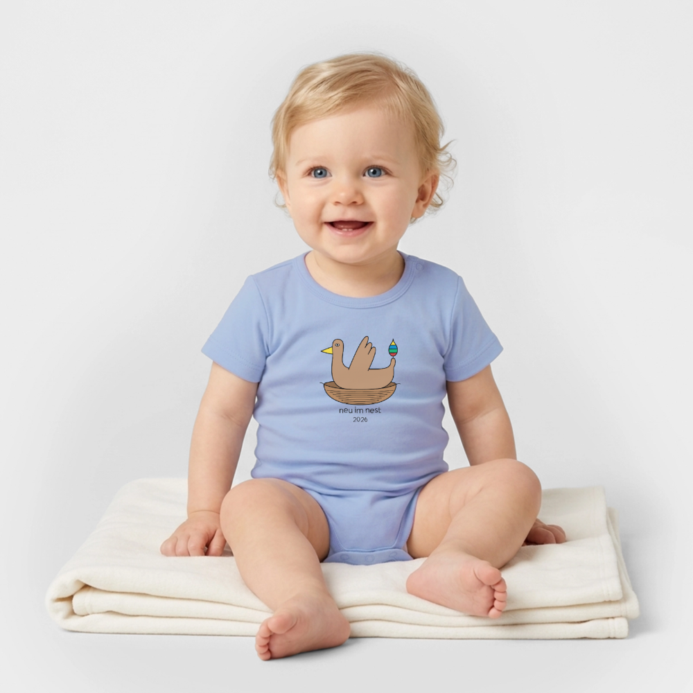 Babybody „neu im nest 2026“ – Bio-Baumwolle | buntschwanz - Sky